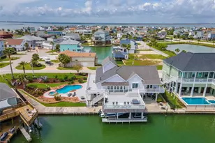 208 Coconut St, Tiki Island, TX 77554 - Photo 1