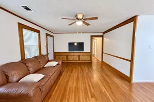 409 Oak Dr, Lake Jackson, TX 77566 - Photo 6