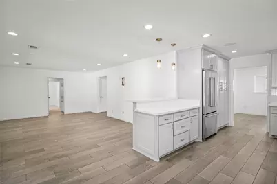 5834 Braesheather Drive, Houston, TX 77096 - Photo 14