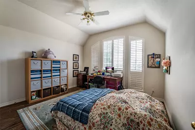8002 Royal Crest Court, Houston, TX 77379 - Photo 32