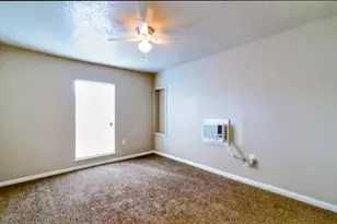 5327 Bell St, Houston, TX 77023 - Photo 4