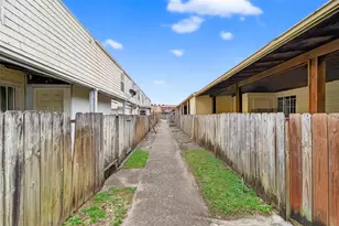 6201 Ranchester Dr, Houston, TX 77036 - Photo 34