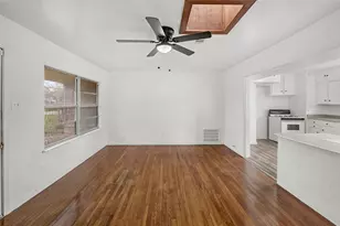 8171 Redfern Dr, Houston, TX 77033 - Photo 6