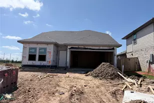 2018 Starlight St, Angleton, TX 77515 - Photo 4