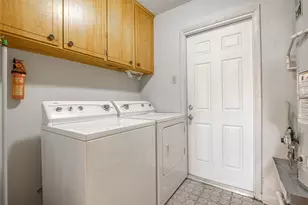 5742 Weeping Willow Rd, Houston, TX 77092 - Photo 8