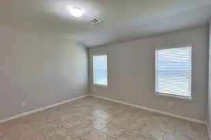 4019 Spurwing Ln, Baytown, TX 77521 - Photo 10