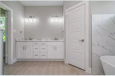 5447 N Shady Creek Drive, Houston, TX 77017 - Photo 12