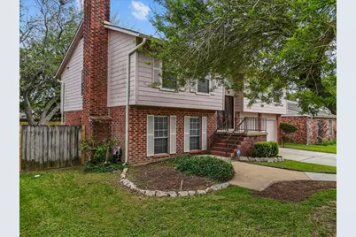 430 W Redway Lane W, Houston, TX 77598 - Photo 2