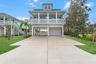 3903 Pirates Beach Cir, Galveston, TX 77554 - Photo 2