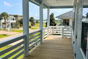 3903 Pirates Beach Cir, Galveston, TX 77554 - Photo 4