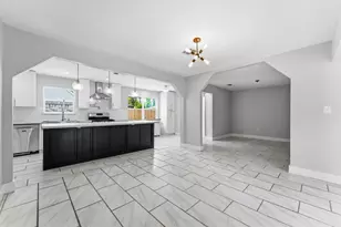 206 W North Hill Dr, Spring, TX 77388 - Photo 10