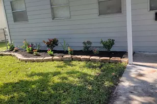 1023 W Snyder St, Alvin, TX 77511 - Photo 20