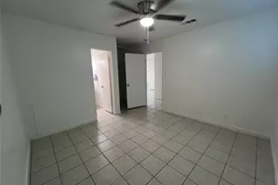 1023 W Snyder St, Alvin, TX 77511 - Photo 28