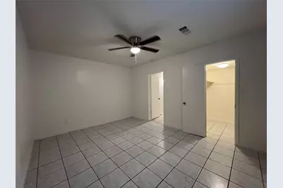 1023 W Snyder St, Alvin, TX 77511 - Photo 22