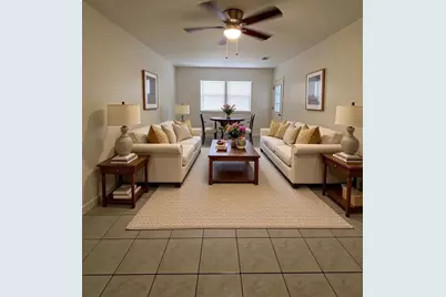 1023 W Snyder St, Alvin, TX 77511 - Photo 2