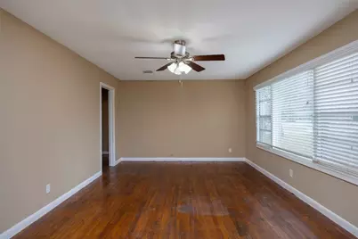 304 Harris Boulevard, Conroe, TX 77301 - Photo 4