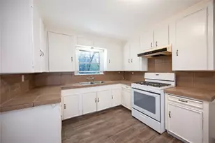 304 Harris Blvd, Conroe, TX 77301 - Photo 10