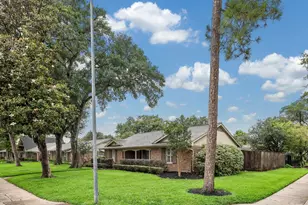 6200 Locke Ln, Houston, TX 77057 - Photo 2