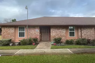 12133 Sharpview Dr, Houston, TX 77072 - Photo 2