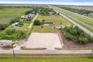 3132 County Rd 61, Rosharon, TX 77583 - Photo 16