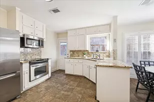 2801 Plumb St, Houston, TX 77005 - Photo 8