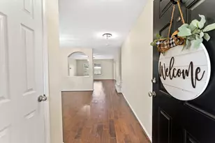 2419 Colonial Springs Ln, Spring, TX 77386 - Photo 2