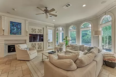 319 S Silvershire Circle, The Woodlands, TX 77381 - Photo 12