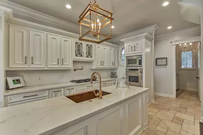 319 S Silvershire Circle, The Woodlands, TX 77381 - Photo 18