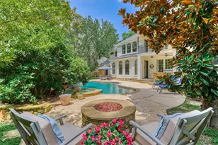 319 S Silvershire Cir, The Woodlands, TX 77381 - Photo 2