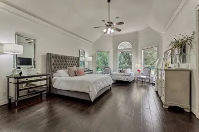 319 S Silvershire Circle, The Woodlands, TX 77381 - Photo 20