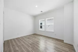 7502 Laura Koppe Rd, Houston, TX 77028 - Photo 12
