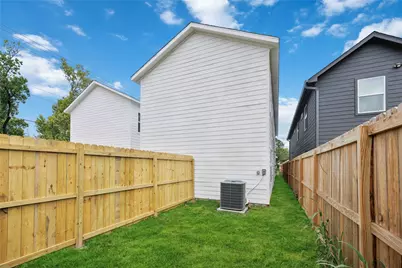 7502 Laura Koppe Road #C-D, Houston, TX 77028 - Photo 28