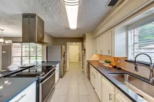 15110 Torry Pines Rd, Houston, TX 77062 - Photo 4