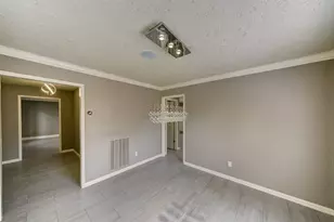 15110 Torry Pines Rd, Houston, TX 77062 - Photo 8