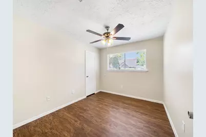 7962 Southmeadow Drive, Houston, TX 77071 - Photo 12
