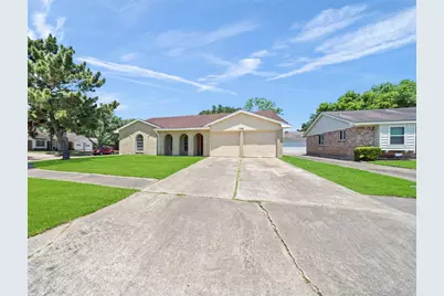 7962 Southmeadow Drive, Houston, TX 77071 - Photo 2