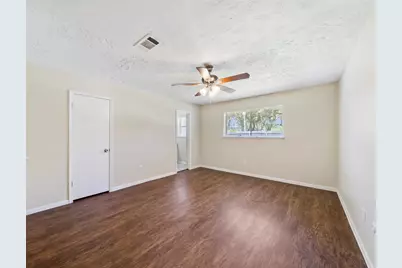 7962 Southmeadow Drive, Houston, TX 77071 - Photo 14