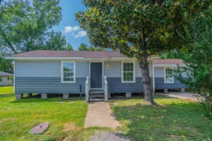 122 Oak St, Stafford, TX 77477 - Photo 1