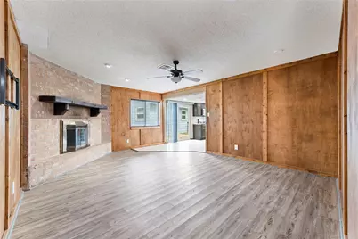 4307 Meadow Glenn Drive, Dickinson, TX 77539 - Photo 10