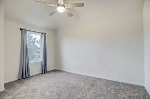52 Hallmark Dr, Conroe, TX 77304 - Photo 12