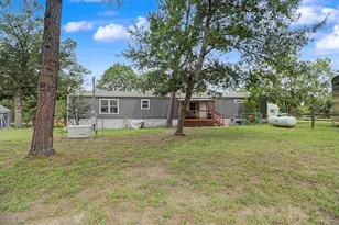 637 Lakeview Dr, Caldwell, TX 77836 - Photo 2