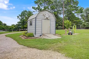 637 Lakeview Dr, Caldwell, TX 77836 - Photo 32