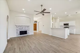 11011 Birch Dr, La Porte, TX 77571 - Photo 10