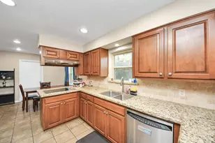 902 Old Mill Ln, Houston, TX 77073 - Photo 16