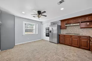 7318 Shady Grove Ln, Houston, TX 77040 - Photo 8