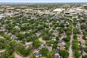 2103 Cherry Bend Dr, Houston, TX 77077 - Photo 30