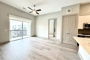 401 W 25th St, Houston, TX 77008 - Photo 4