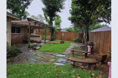 8706 Chelsworth Drive, Houston, TX 77083 - Photo 24