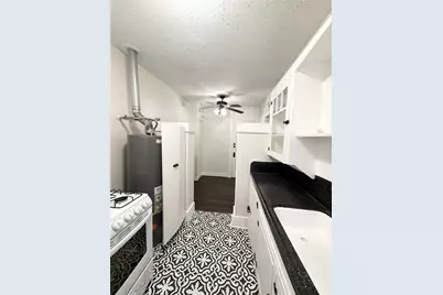1136 Berthea Street #11, Houston, TX 77006 - Photo 12