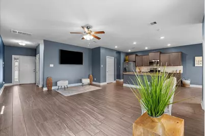 4207 W Bayou Maison Circle, Dickinson, TX 77539 - Photo 4